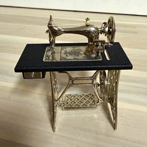 Miniatur tret nähmaschine - miniatur, tret-nähmaschine